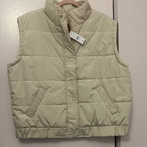 PacSun Cream Puffer Vest